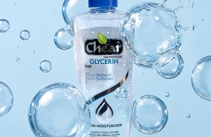 Chear Pure Glycerin Skin Moisturiser bottle floating amid glossy water bubbles on a soft blue background